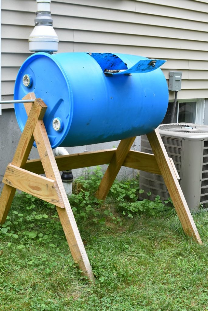 DIY rotating compost bin